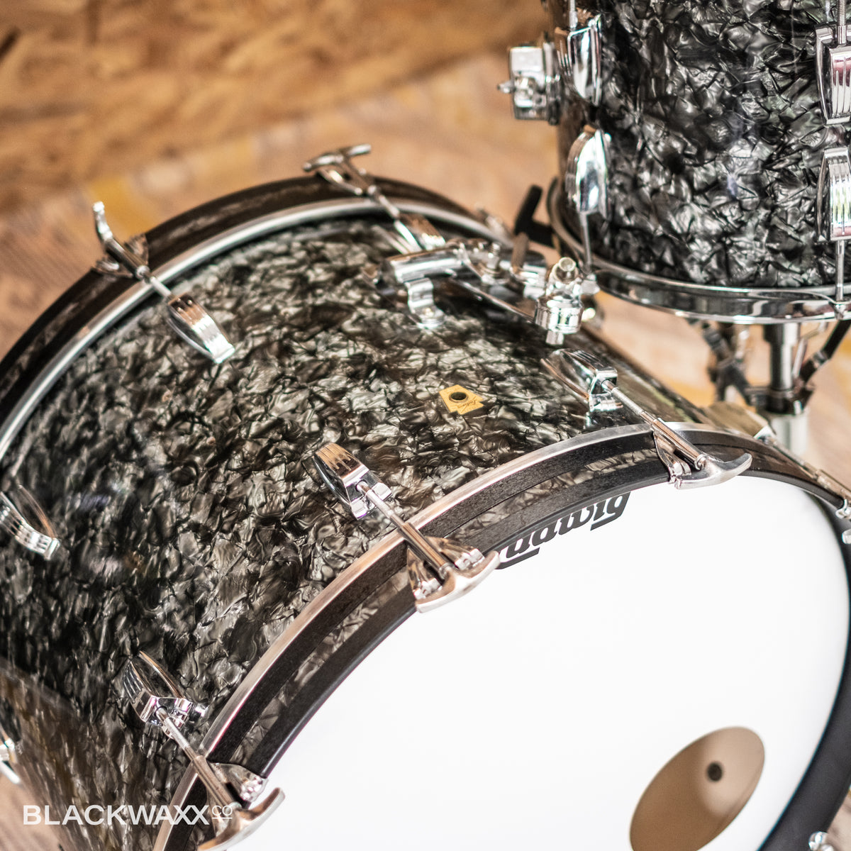 VINTAGE: Ludwig Super Classic - 22, 13, 16 - Black Diamond Pearl