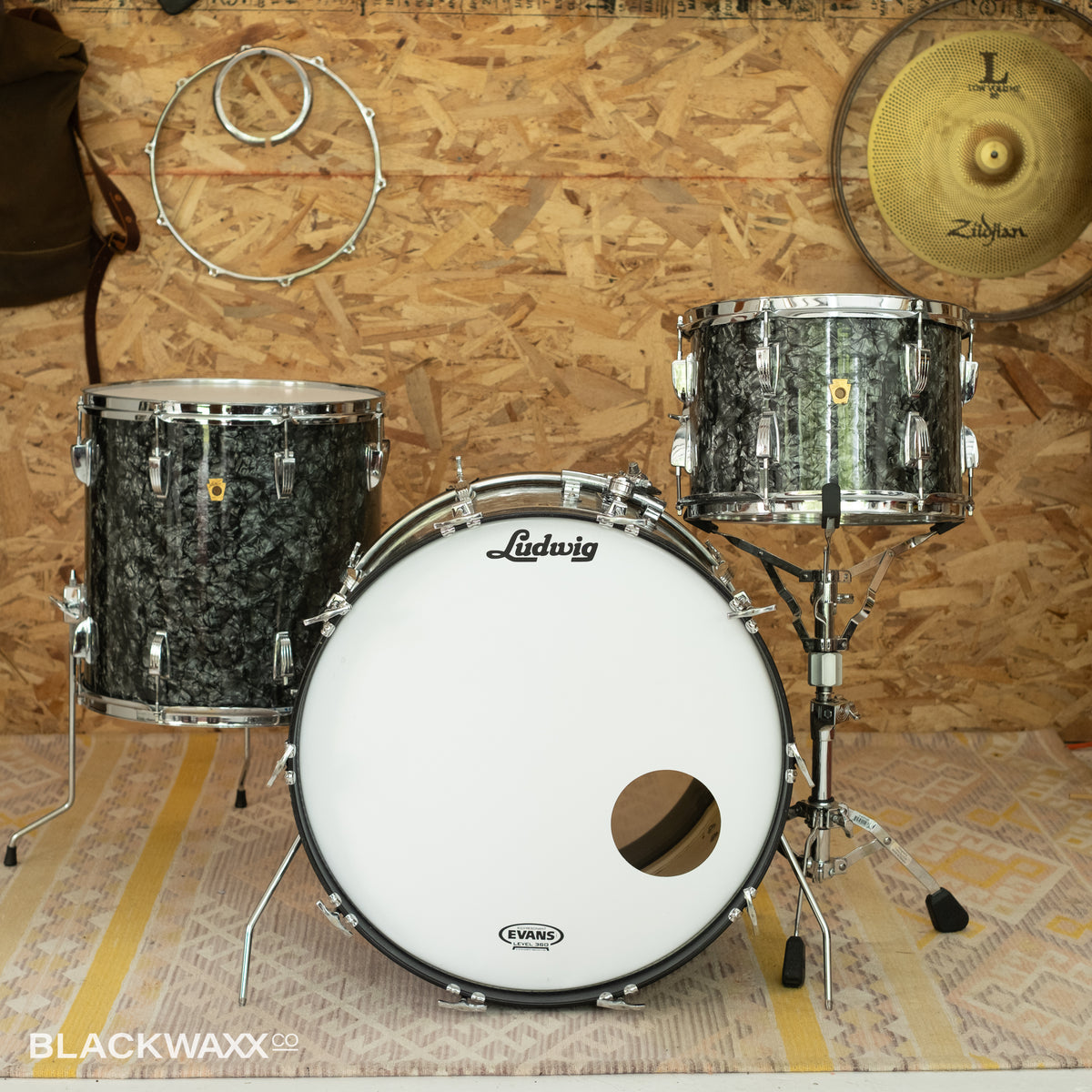 VINTAGE: Ludwig Super Classic - 22, 13, 16 - Black Diamond Pearl