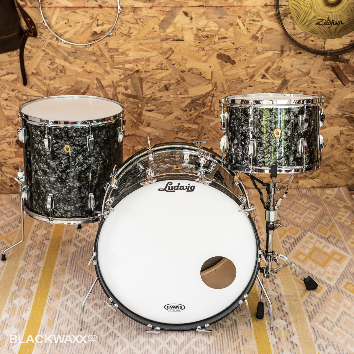 VINTAGE: Ludwig Super Classic - 22, 13, 16 - Black Diamond Pearl