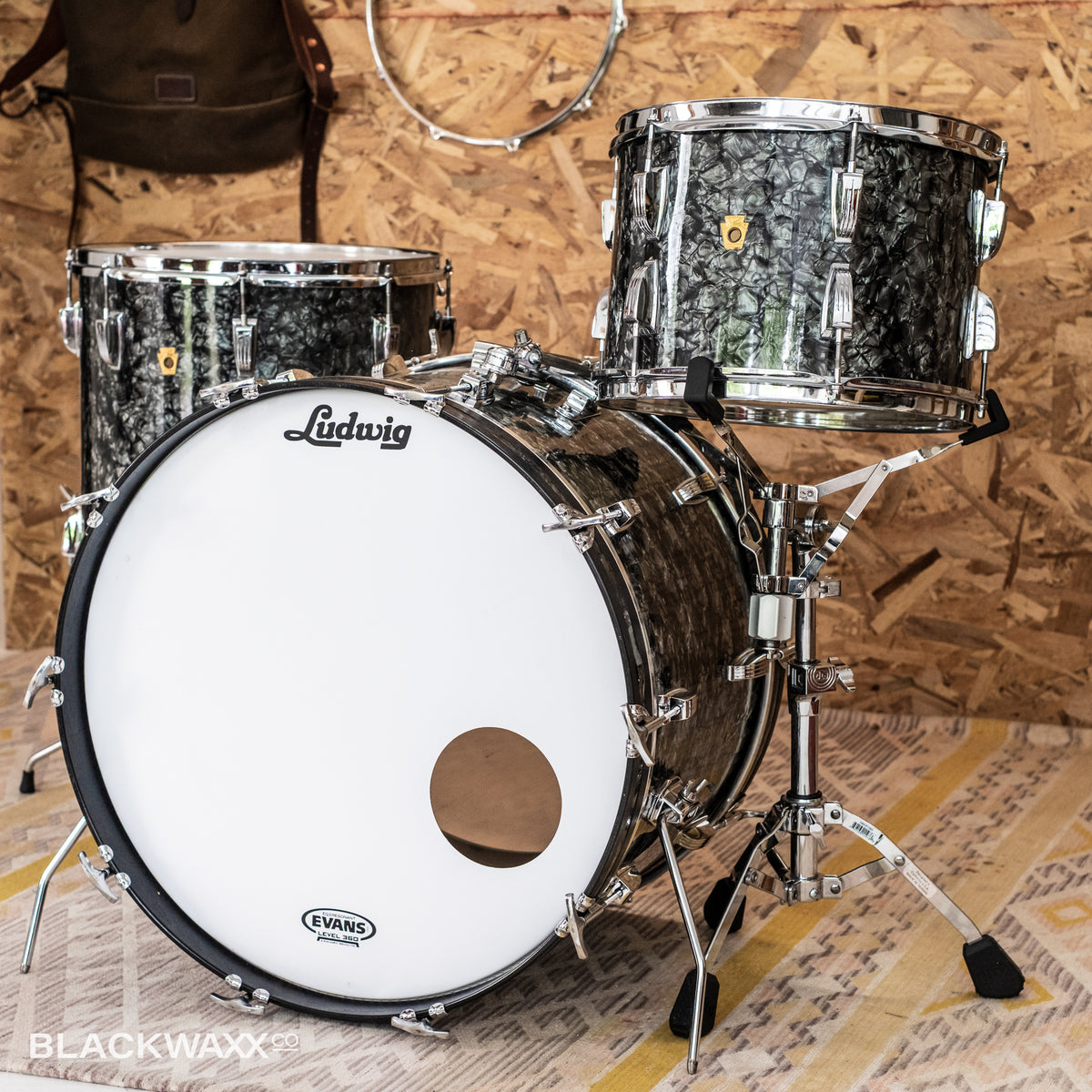 VINTAGE: Ludwig Super Classic - 22, 13, 16 - Black Diamond Pearl