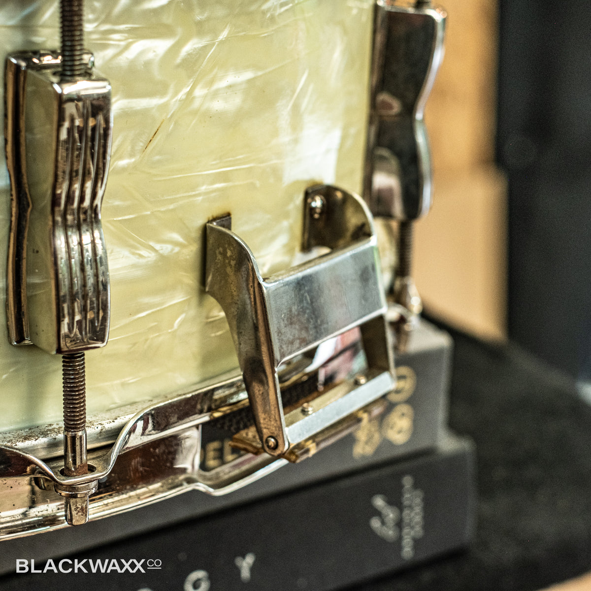 VINTAGE: WFL 'Classic' - 1950's - White Marine Pearl - Mahogany w/ re-rings